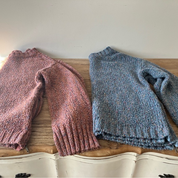 AE Bundle Of Blue And Pink Multi Color Crew Neck Sweaters - Picture 1 of 3